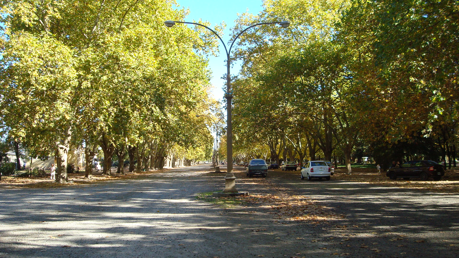 parque-domingo-f-sarmiento-av-republica-oriental-del-uruguay
